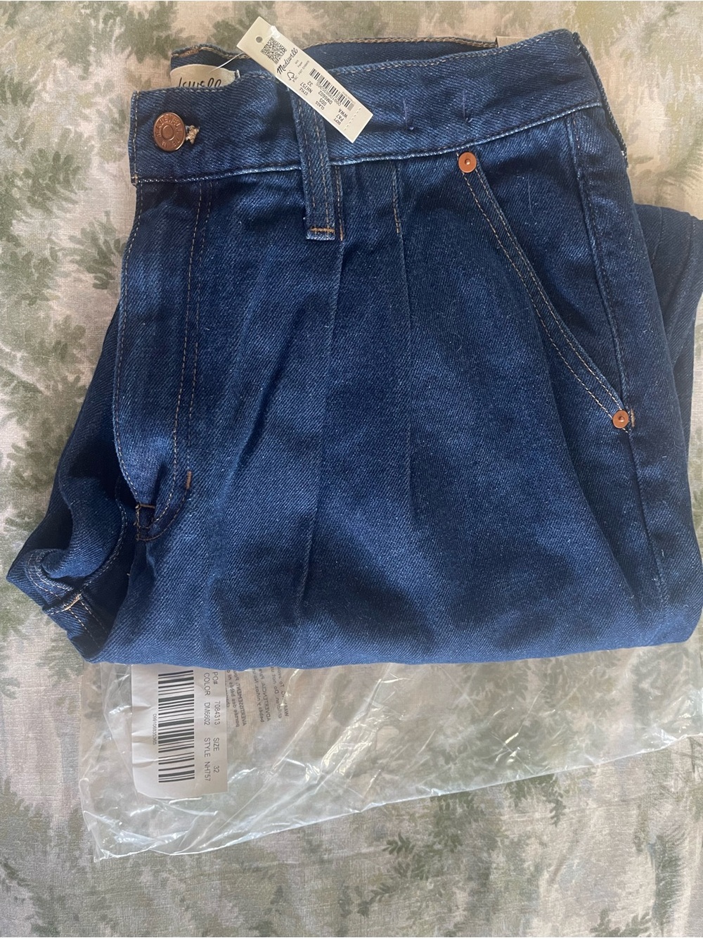 Madewell Woman's Baggy Dark Indigo Jeans - Picture 10 of 10